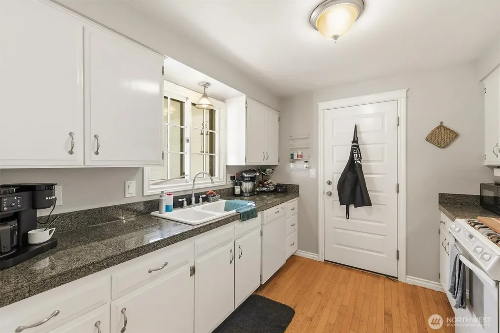 421 E Washington Mount Vernon WA 98274