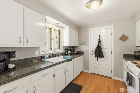 421 E Washington Mount Vernon WA 98274