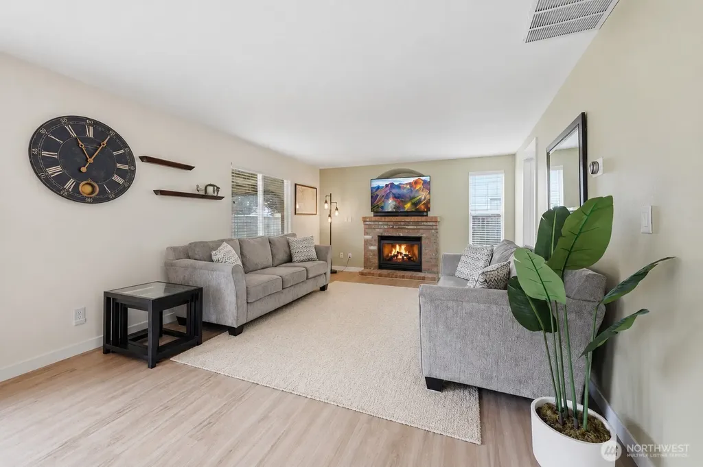 13014 SE 305th Place Auburn WA 98092