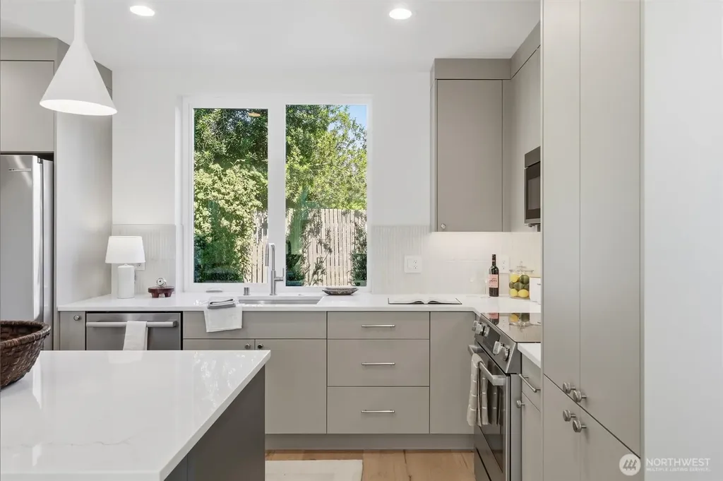 2714 58th Avenue SW Seattle WA 98116