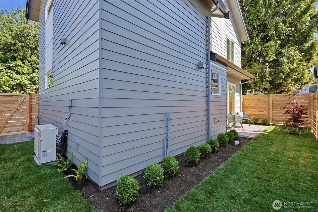 2714 58th Avenue SW Seattle WA 98116