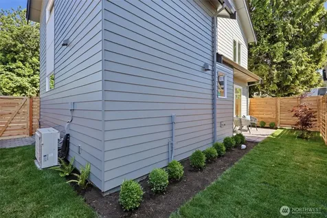 2714 58th Avenue SW Seattle WA 98116