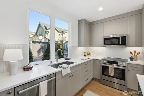 2714 58th Avenue SW Seattle WA 98116