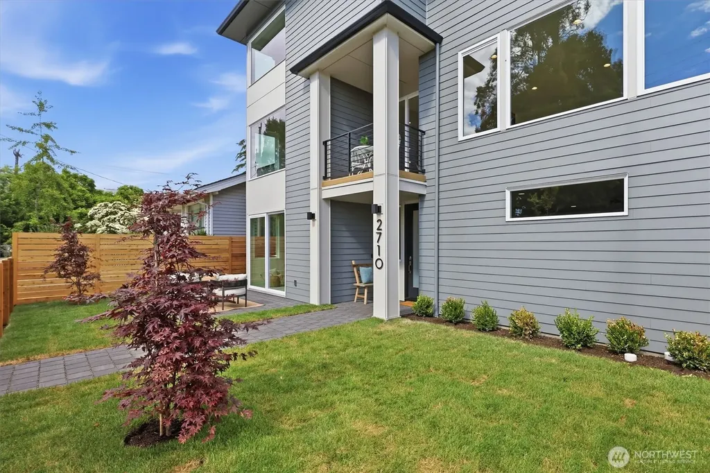 2710 58th Avenue SW Seattle WA 98116