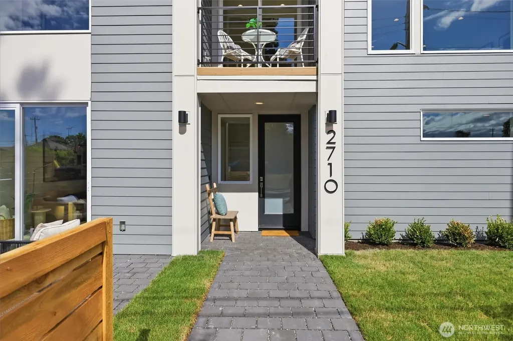 2710 58th Avenue SW Seattle WA 98116
