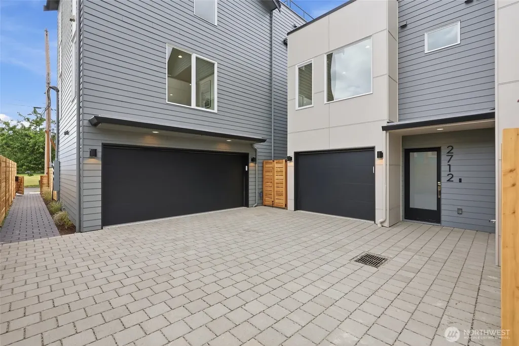 2710 58th Avenue SW Seattle WA 98116