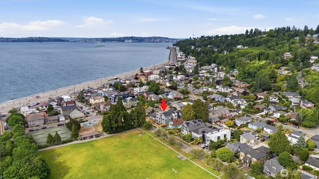 2710 58th Avenue SW Seattle WA 98116
