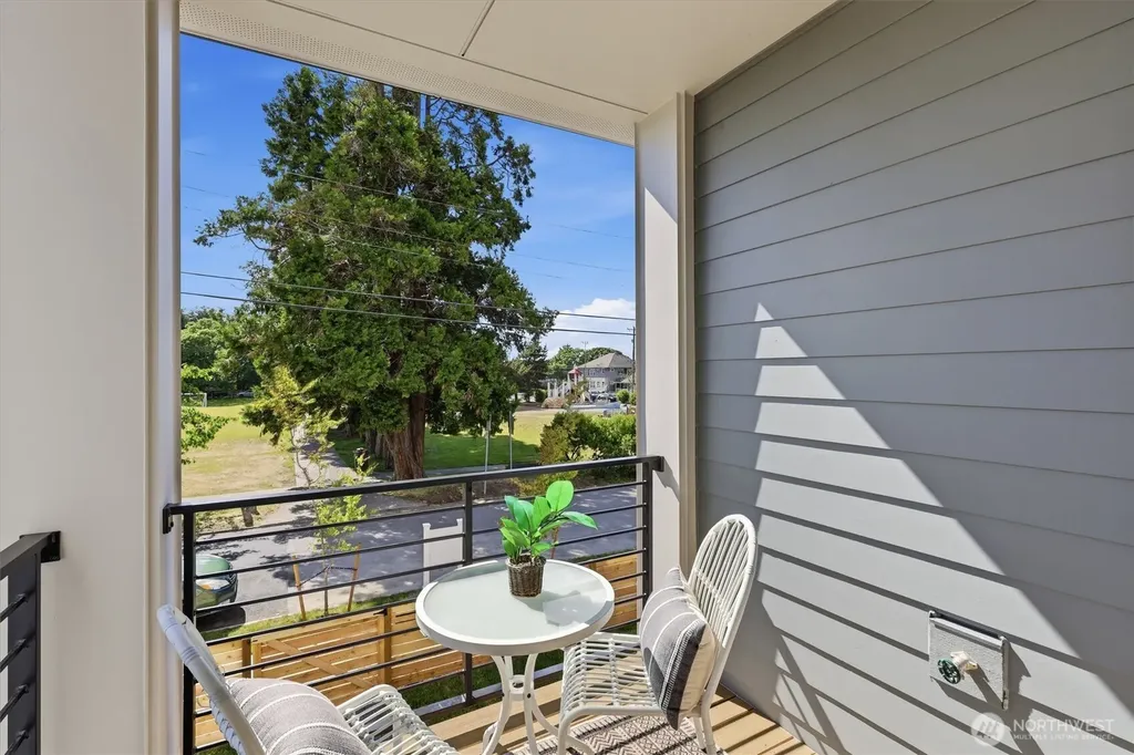 2710 58th Avenue SW Seattle WA 98116