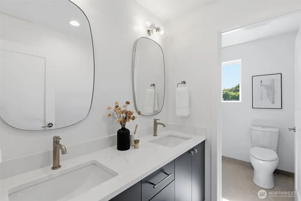 2710 58th Avenue SW Seattle WA 98116