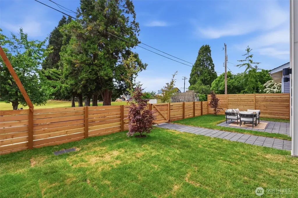 2710 58th Avenue SW Seattle WA 98116