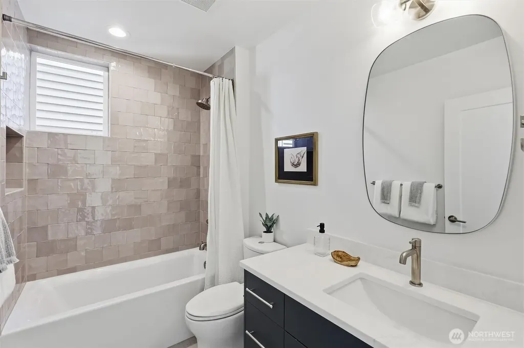 2710 58th Avenue SW Seattle WA 98116