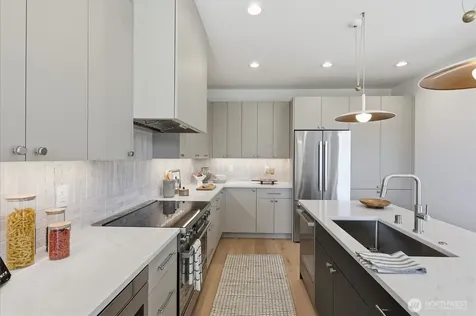 2710 58th Avenue SW Seattle WA 98116