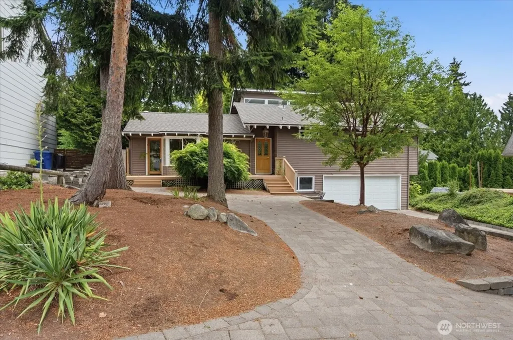 5466 NE 200th Place Lake Forest Park WA 98155