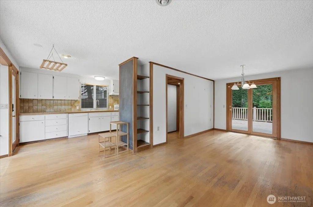 5466 NE 200th Place Lake Forest Park WA 98155