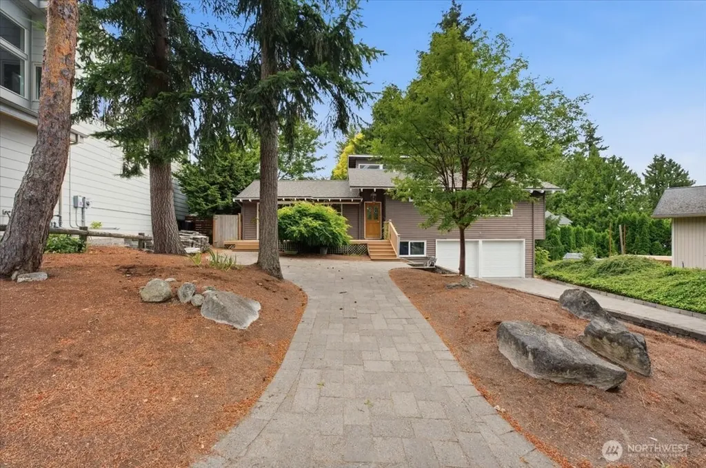5466 NE 200th Place Lake Forest Park WA 98155