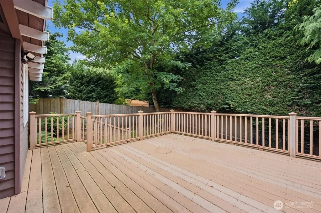 5466 NE 200th Place Lake Forest Park WA 98155