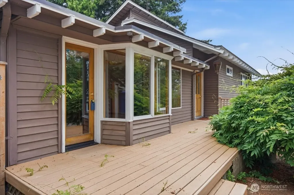 5466 NE 200th Place Lake Forest Park WA 98155