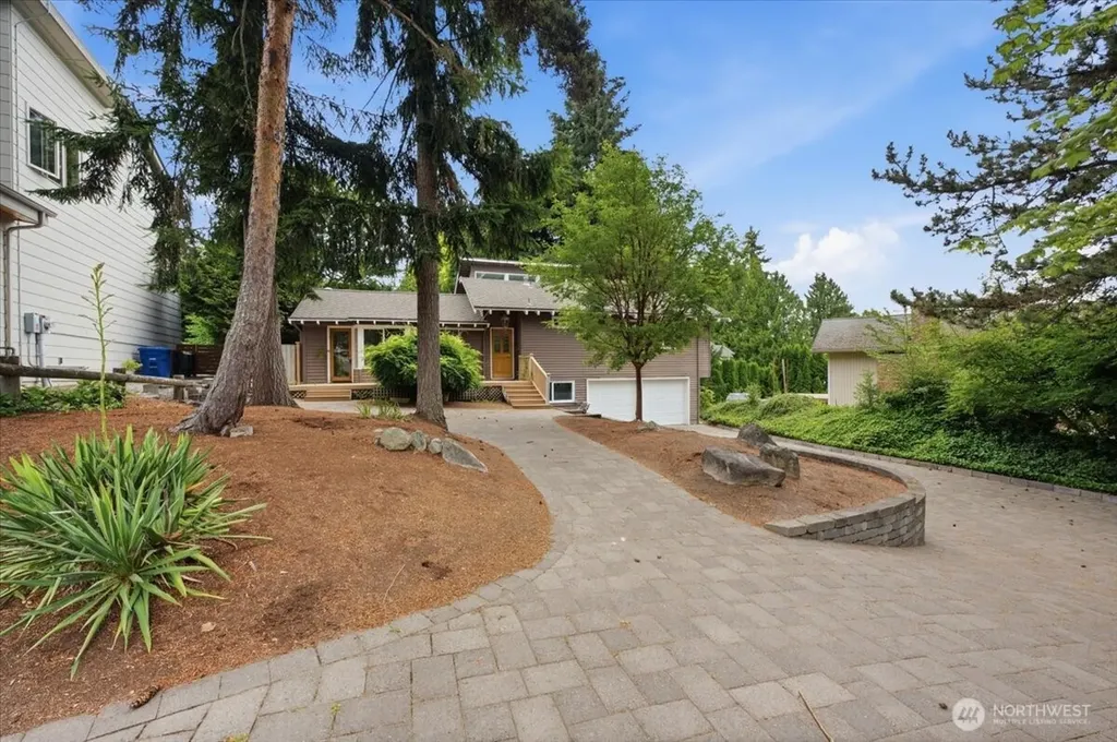5466 NE 200th Place Lake Forest Park WA 98155