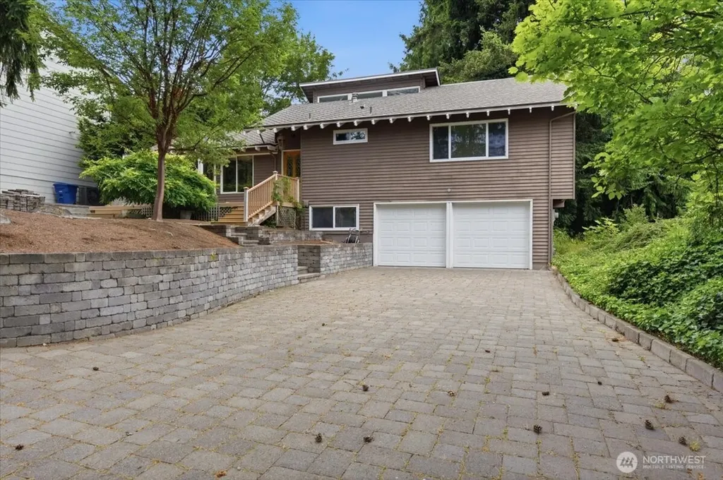 5466 NE 200th Place Lake Forest Park WA 98155