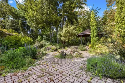 4010 SW 106th Street Seattle WA 98146