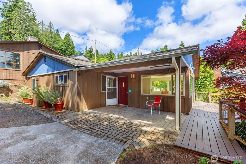 6222 Illahee Road NE Bremerton WA 98311