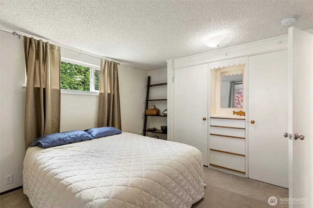 6222 Illahee Road NE Bremerton WA 98311