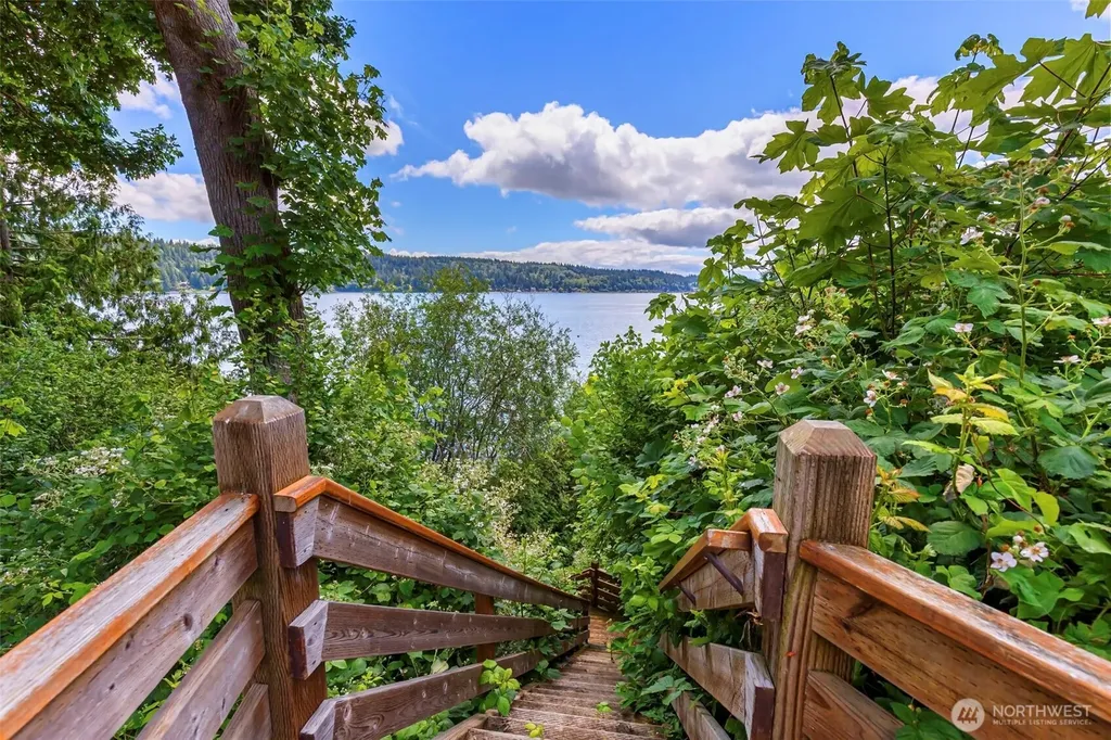 6222 Illahee Road NE Bremerton WA 98311