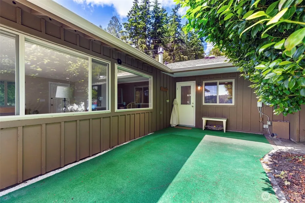 6222 Illahee Road NE Bremerton WA 98311