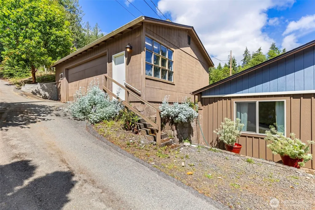6222 Illahee Road NE Bremerton WA 98311