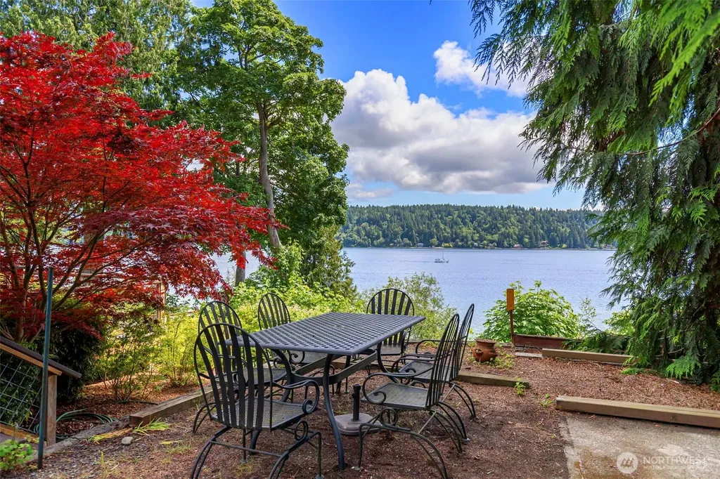 6222 Illahee Road NE Bremerton WA 98311
