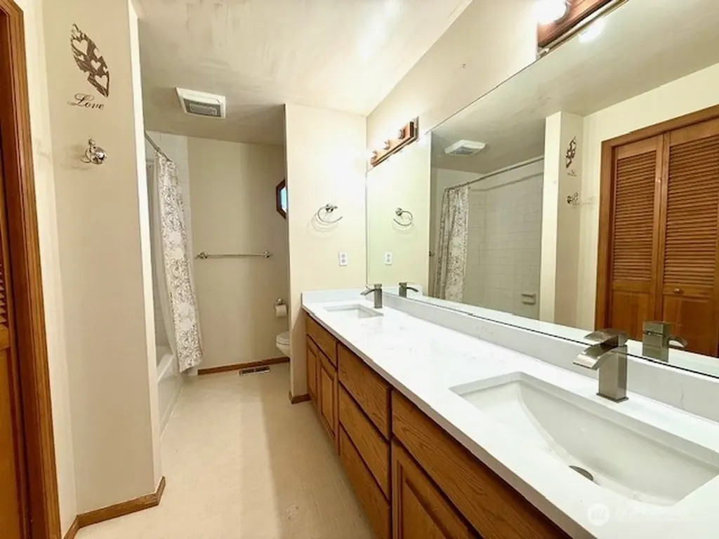 22623 SE 47th Court Sammamish WA 98075