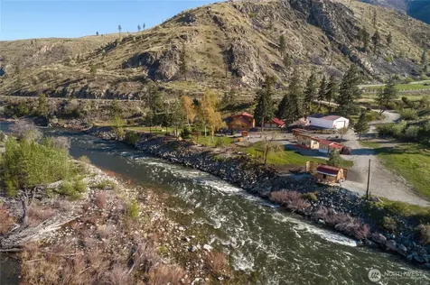 540 Highway 153 Pateros WA 98846