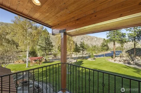 540 Highway 153 Pateros WA 98846