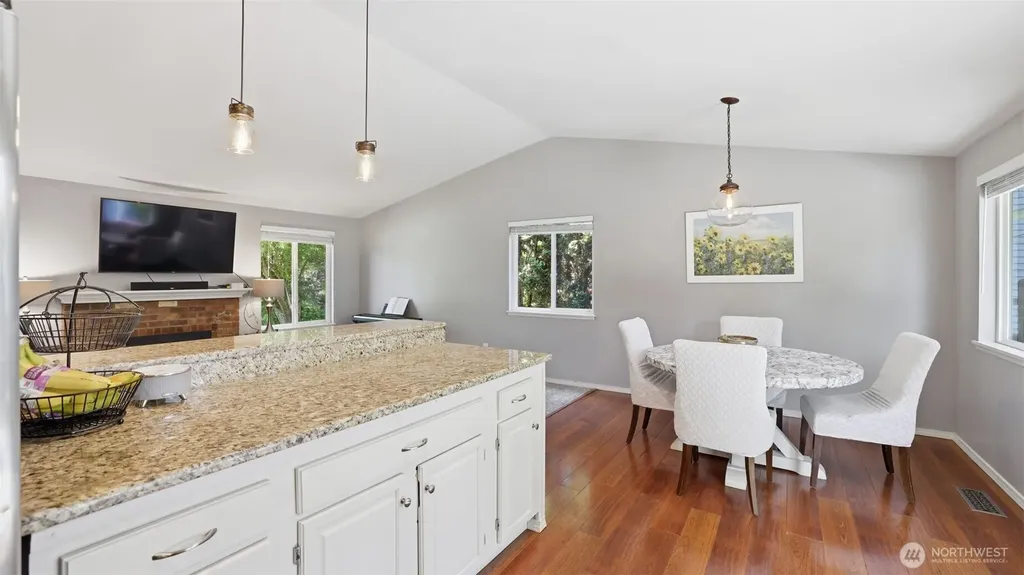 17333 160th Avenue SE Renton WA 98058