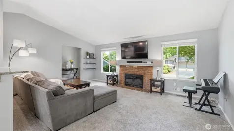 17333 160th Avenue SE Renton WA 98058