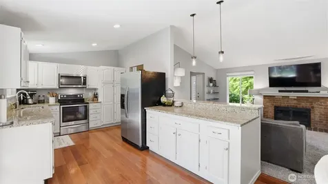 17333 160th Avenue SE Renton WA 98058
