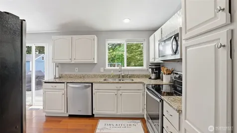 17333 160th Avenue SE Renton WA 98058