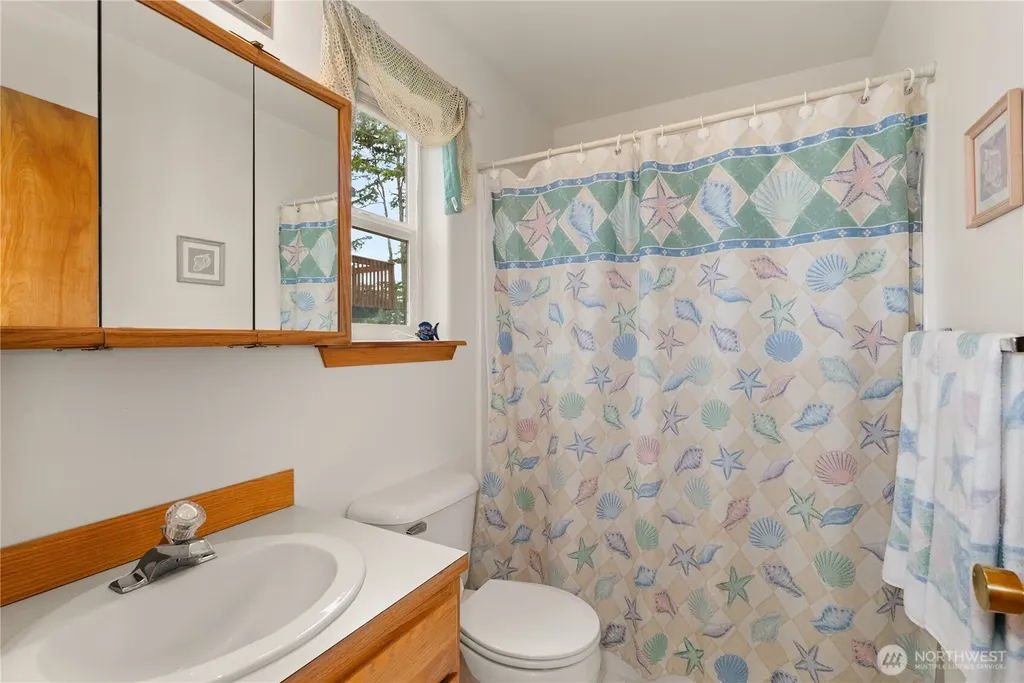 457 Dolphin Avenue NE Ocean Shores WA 98569