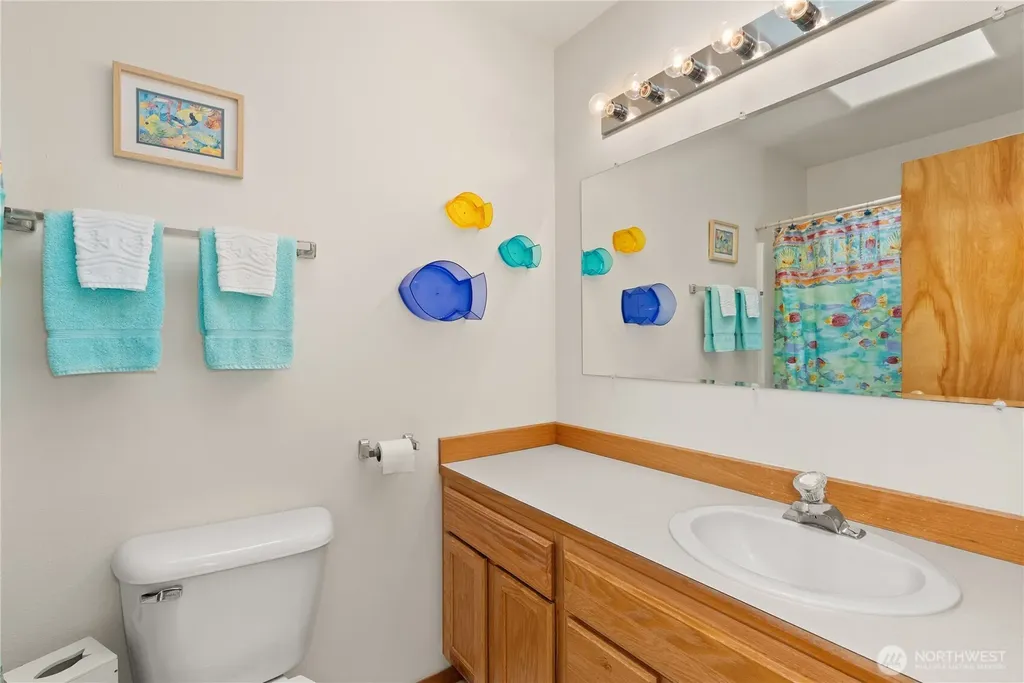 457 Dolphin Avenue NE Ocean Shores WA 98569