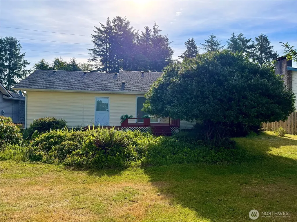 457 Dolphin Avenue NE Ocean Shores WA 98569