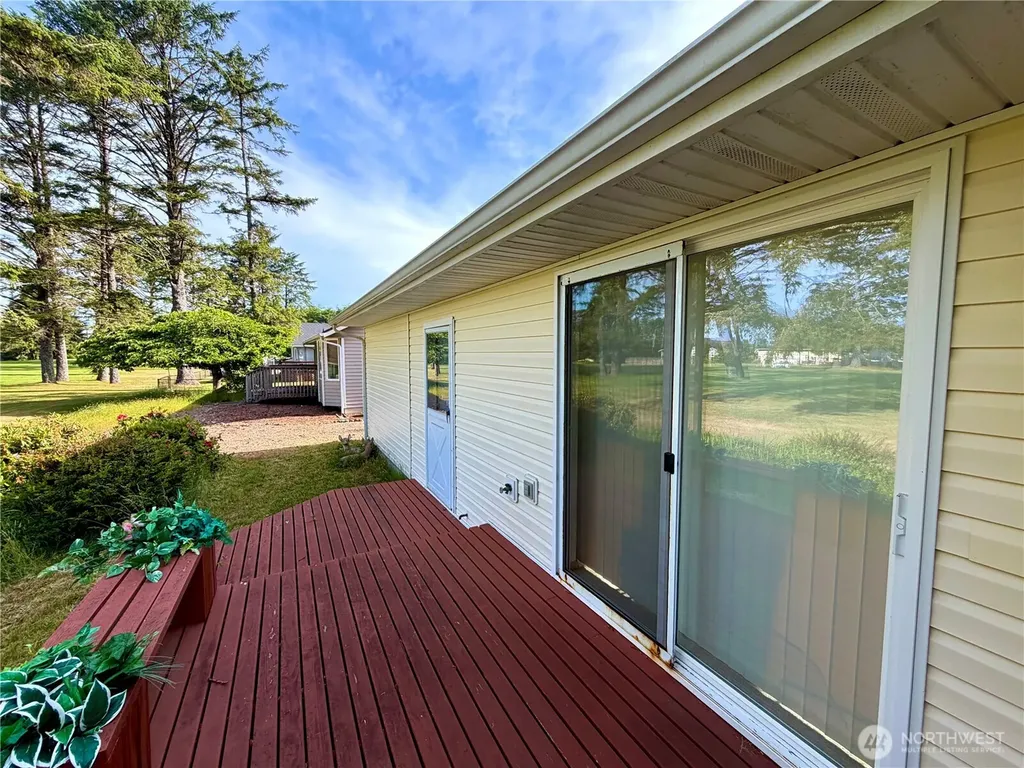 457 Dolphin Avenue NE Ocean Shores WA 98569