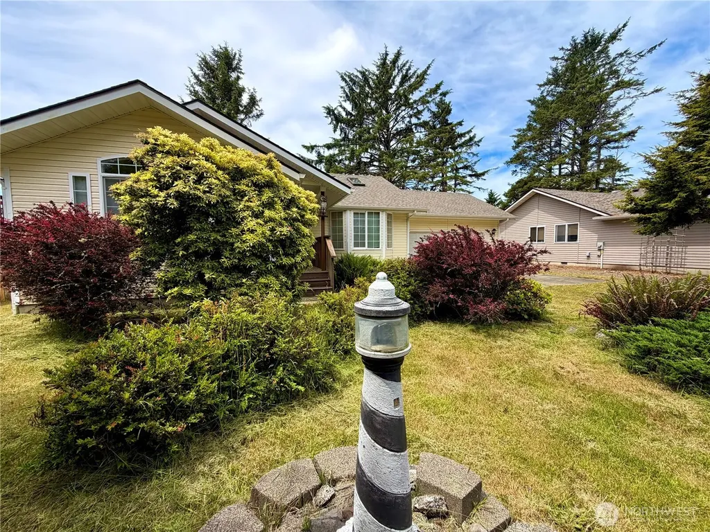 457 Dolphin Avenue NE Ocean Shores WA 98569