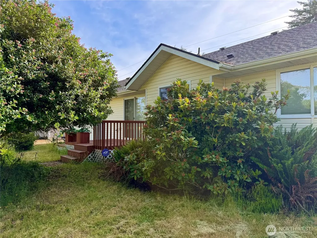 457 Dolphin Avenue NE Ocean Shores WA 98569