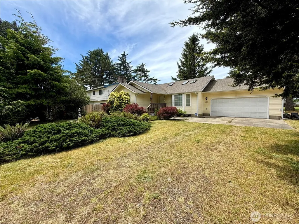 457 Dolphin Avenue NE Ocean Shores WA 98569