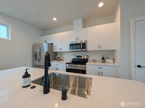 222 124th Street SW Everett WA 98204