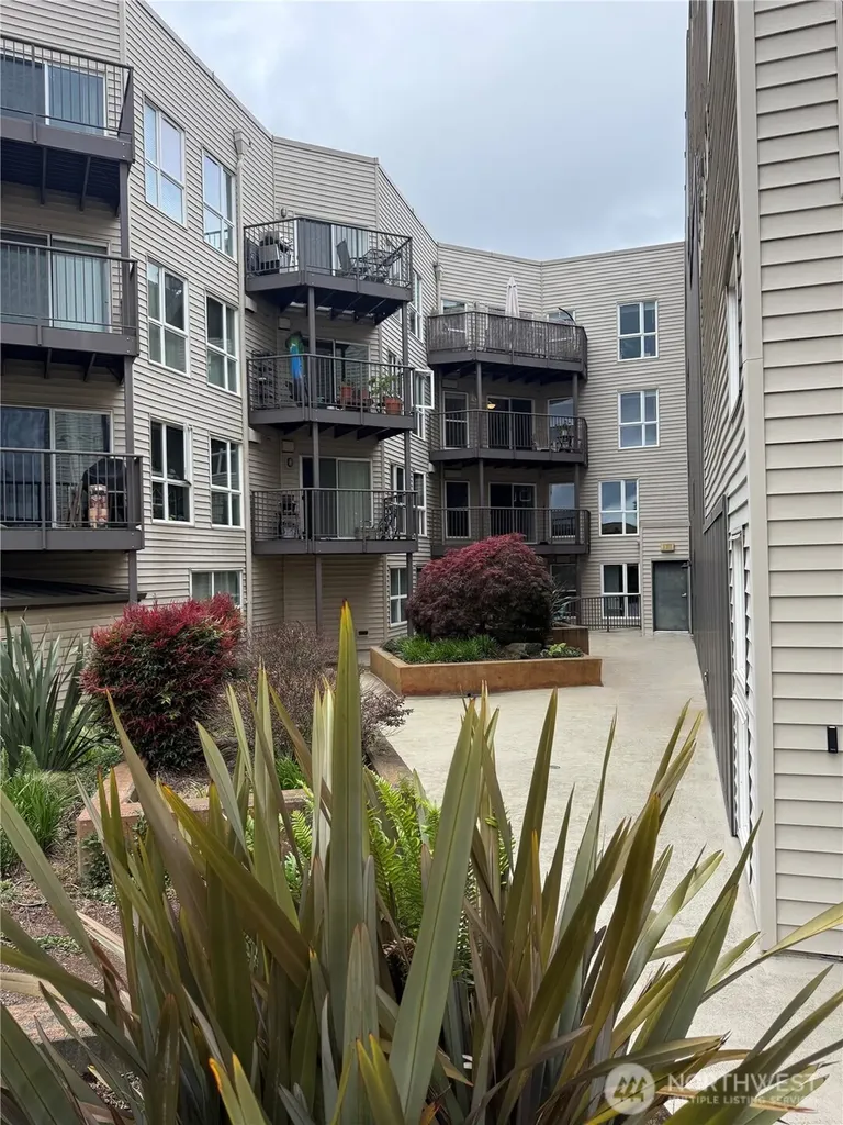4020 Aurora Avenue N Seattle WA 98103