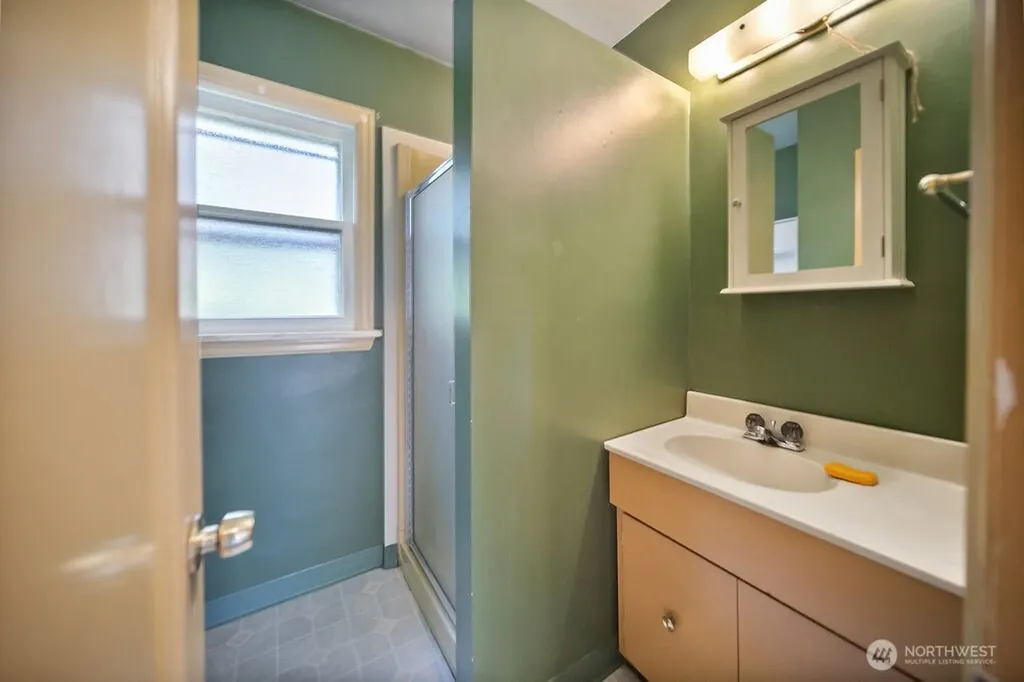 20487 Viking Avenue NW Poulsbo WA 98370