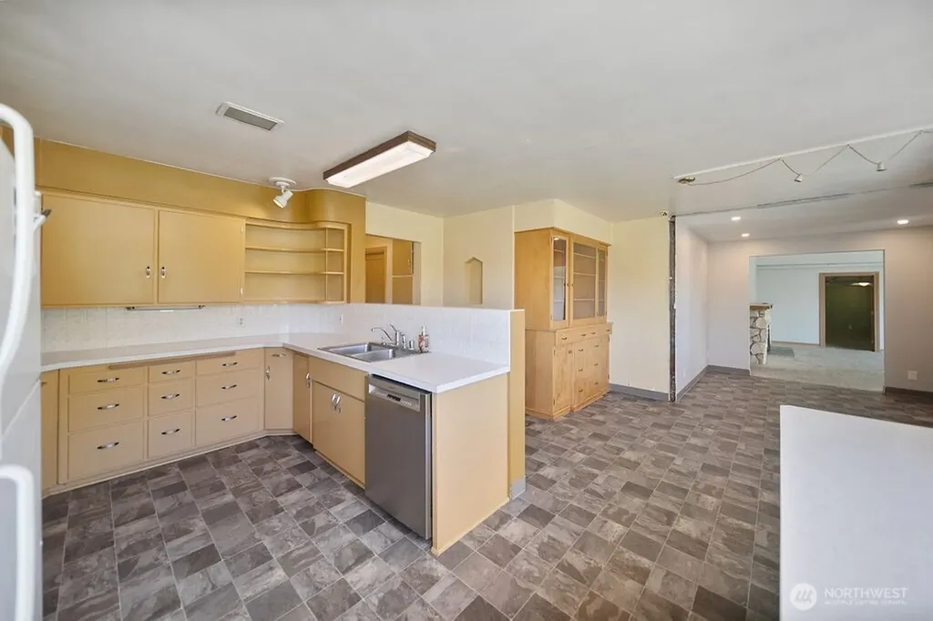 20487 Viking Avenue NW Poulsbo WA 98370