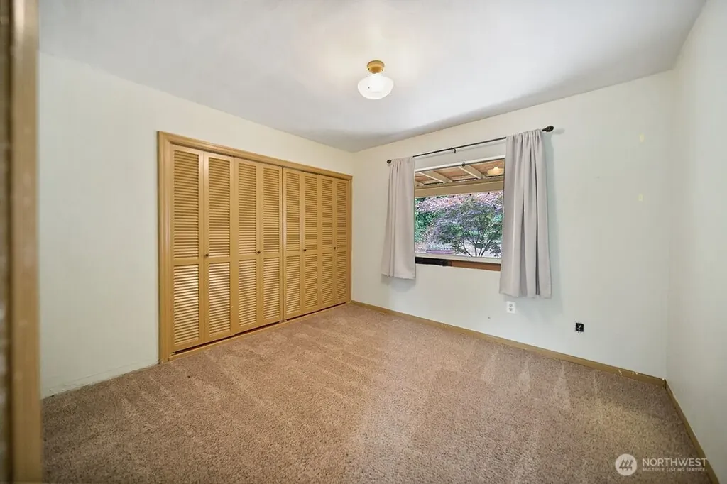 20487 Viking Avenue NW Poulsbo WA 98370