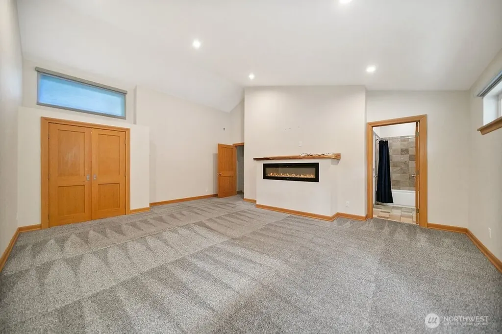 20487 Viking Avenue NW Poulsbo WA 98370
